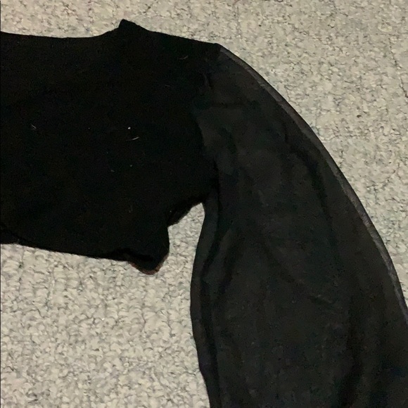 crop top with mesh sleeves - Picture 2 of 2